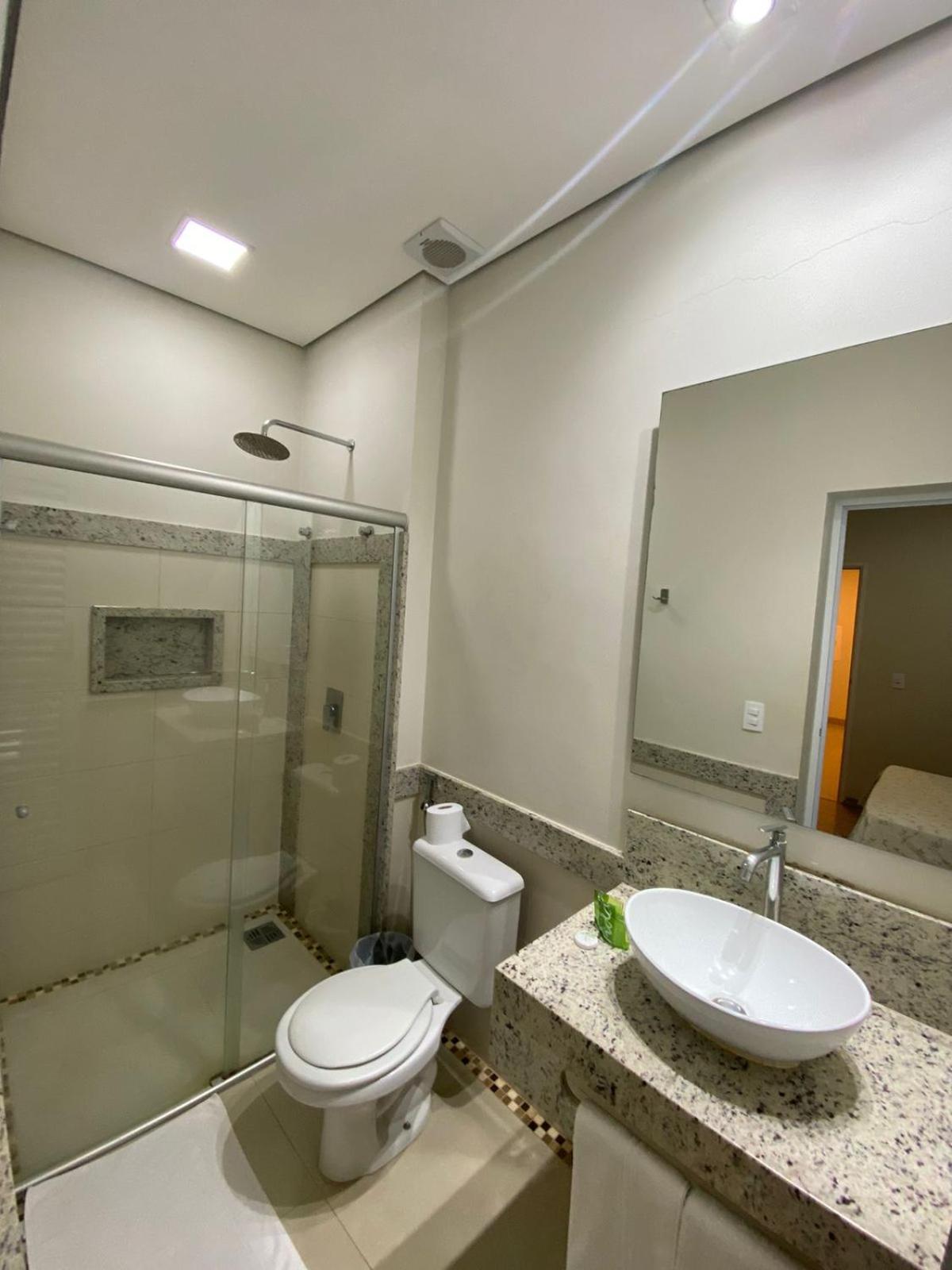 Hotel Recanto Dos Ipes Frutal Kültér fotó
